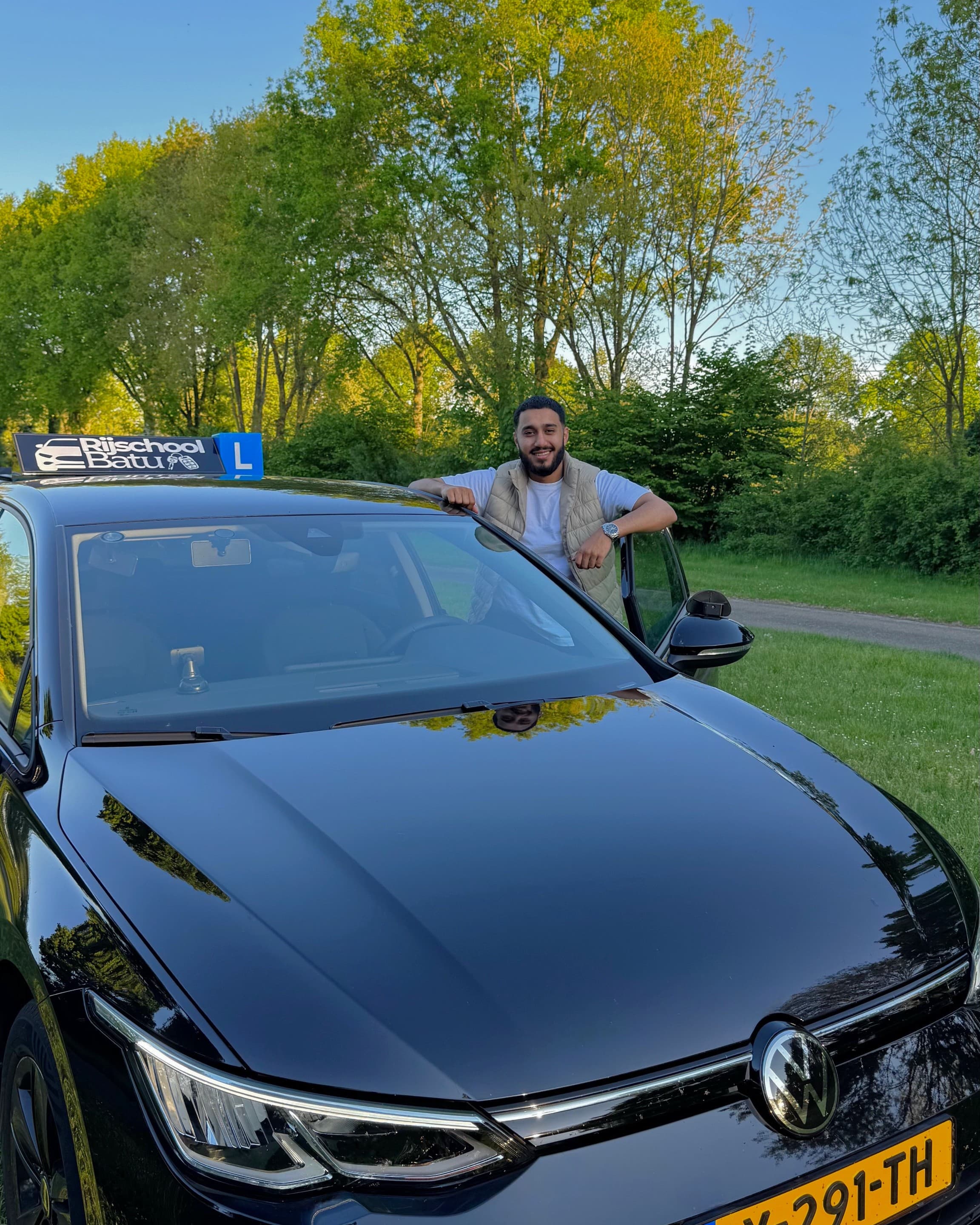 Batuhan Vurgun, oprichter en rijinstructeur van Rijschool Batu